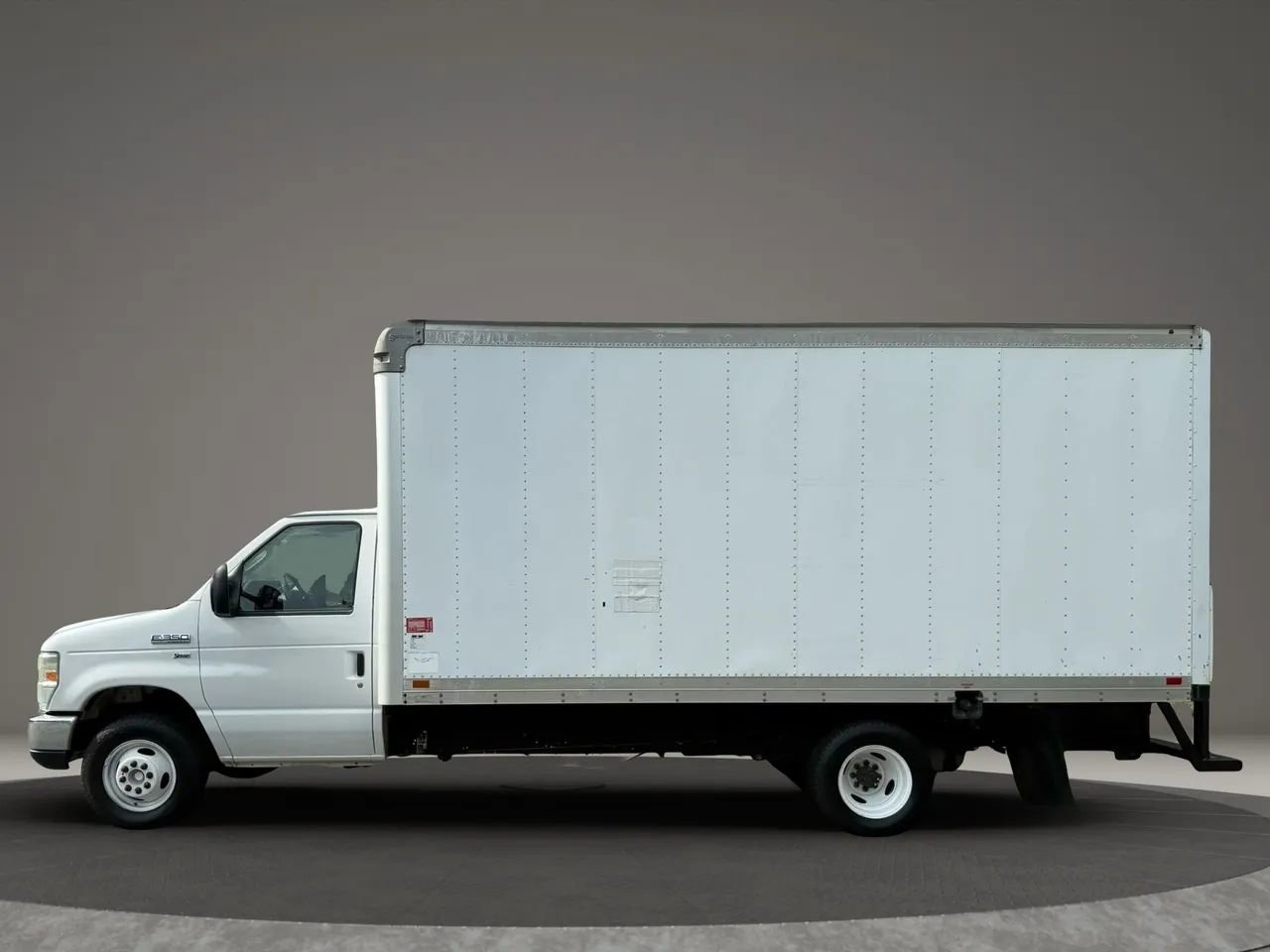 Used 2015 Ford E-350 and Econoline 350 Super Duty image 6