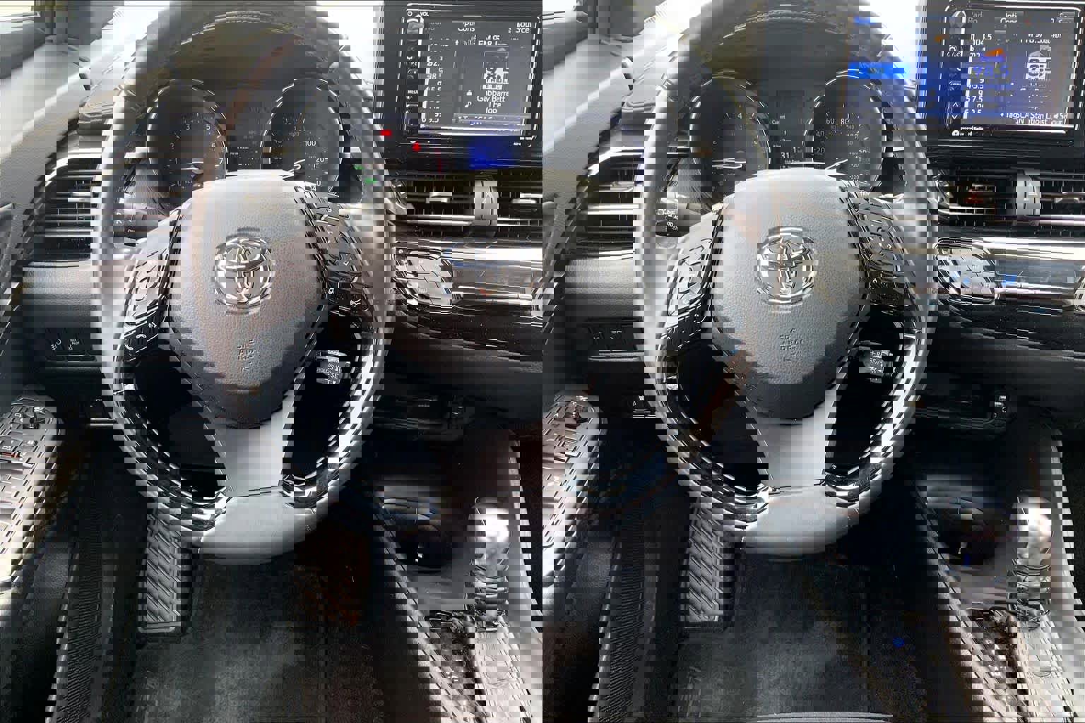 Used 2018 Toyota C-HR XLE FWD image 6