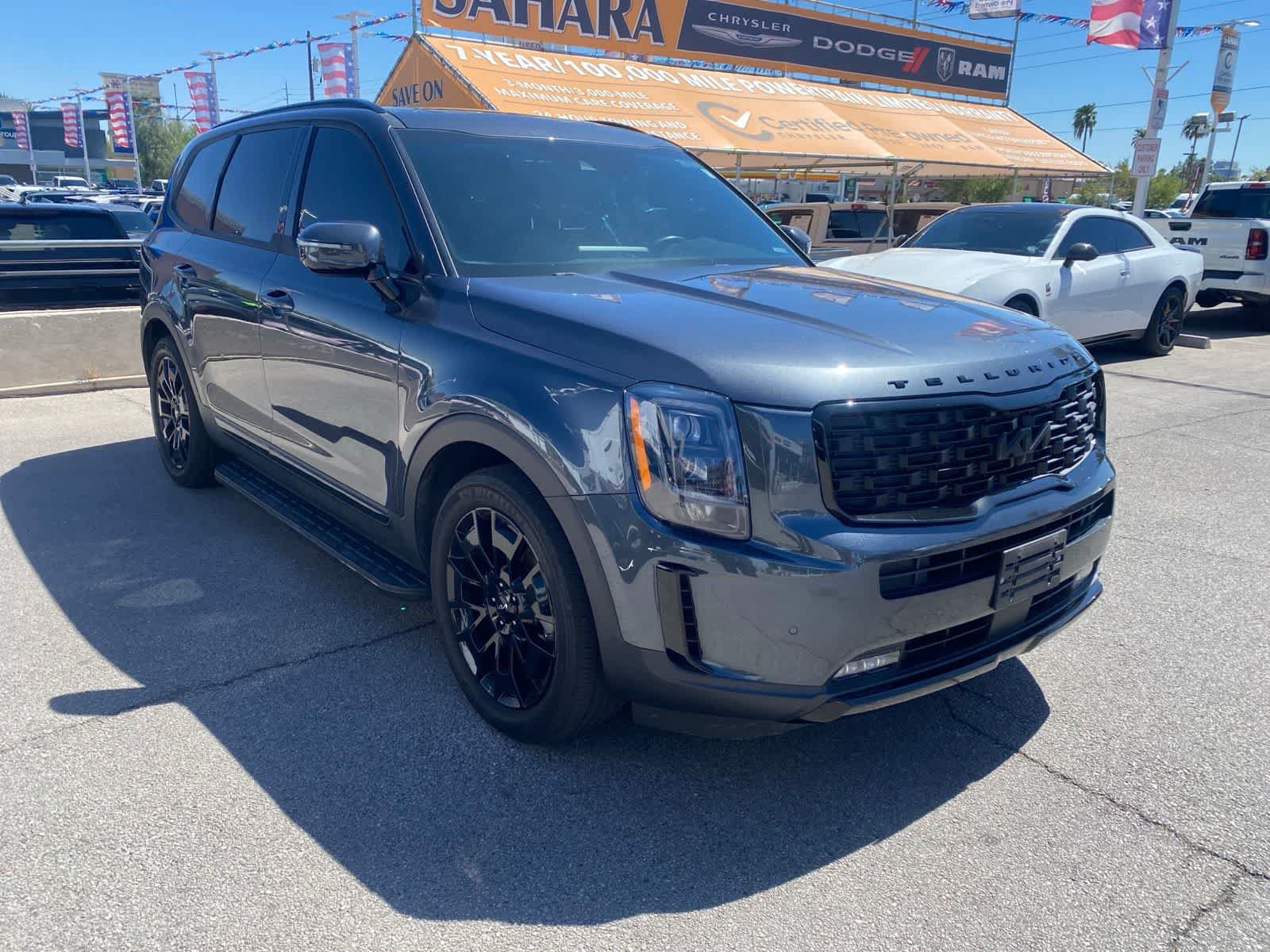 Used 2022 Kia Telluride SX w/ Nightfall Edition Package AWD/4WD image 3