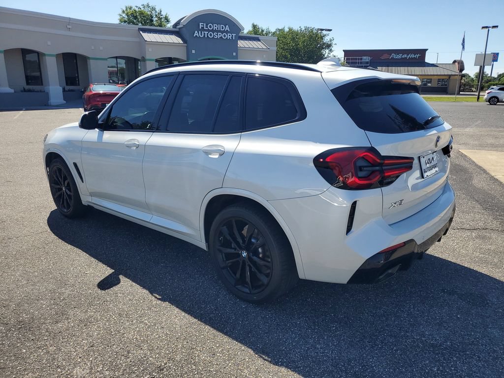 Used 2024 BMW X3 sDrive30i w/ Premium Package RWD image 3