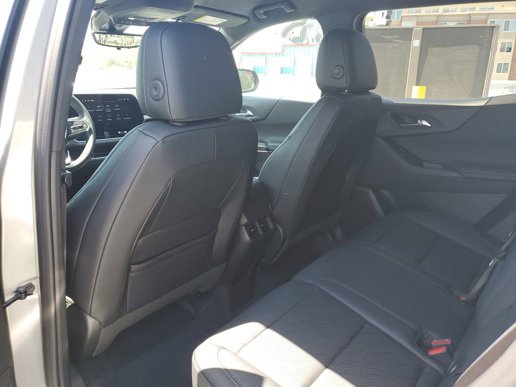 New 2026 Chevrolet Equinox LT w/ Convenience Package II FWD image 15