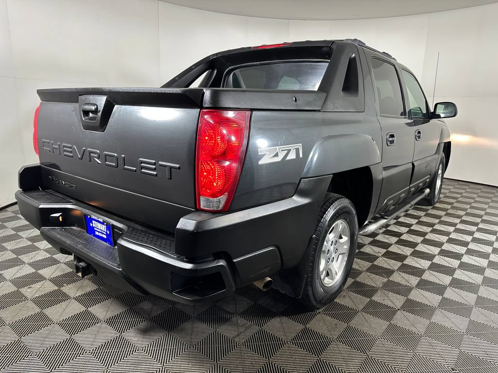 Used 2004 Chevrolet Avalanche Z71 w/ Sun And Sound Package AWD/4WD image 5