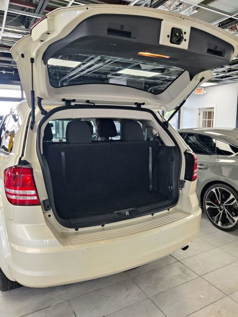 Used 2018 Dodge Journey SE w/ Blacktop Package FWD image 12