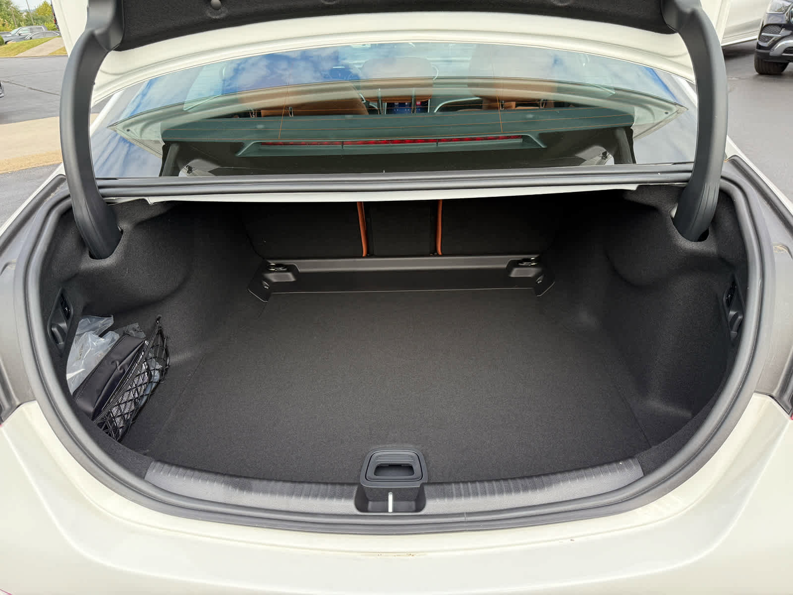 Used 2025 Mercedes-Benz C 300 4MATIC Sedan image 33