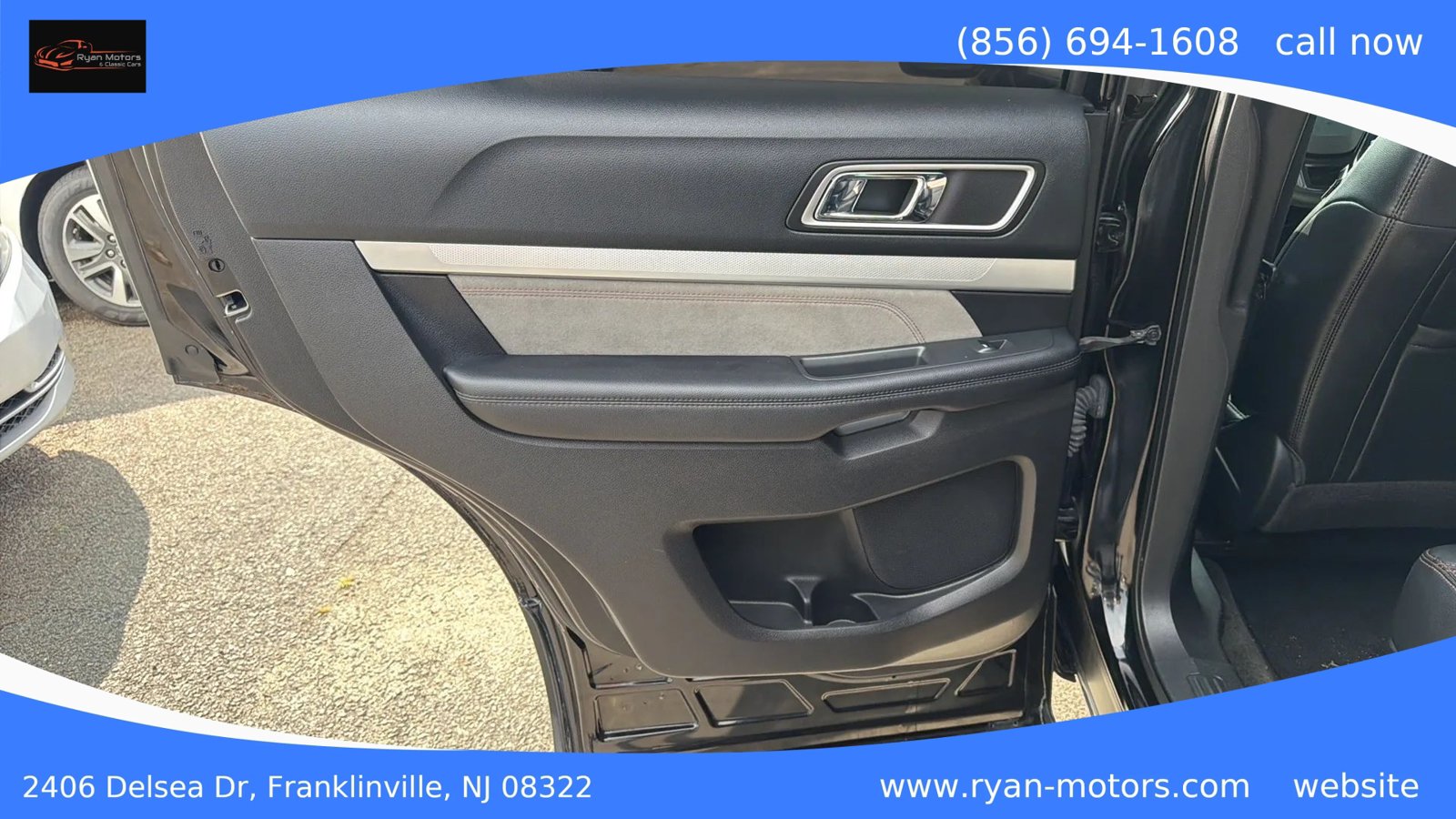 Used 2017 Ford Explorer XLT w/ XLT Appearance Package AWD/4WD image 24