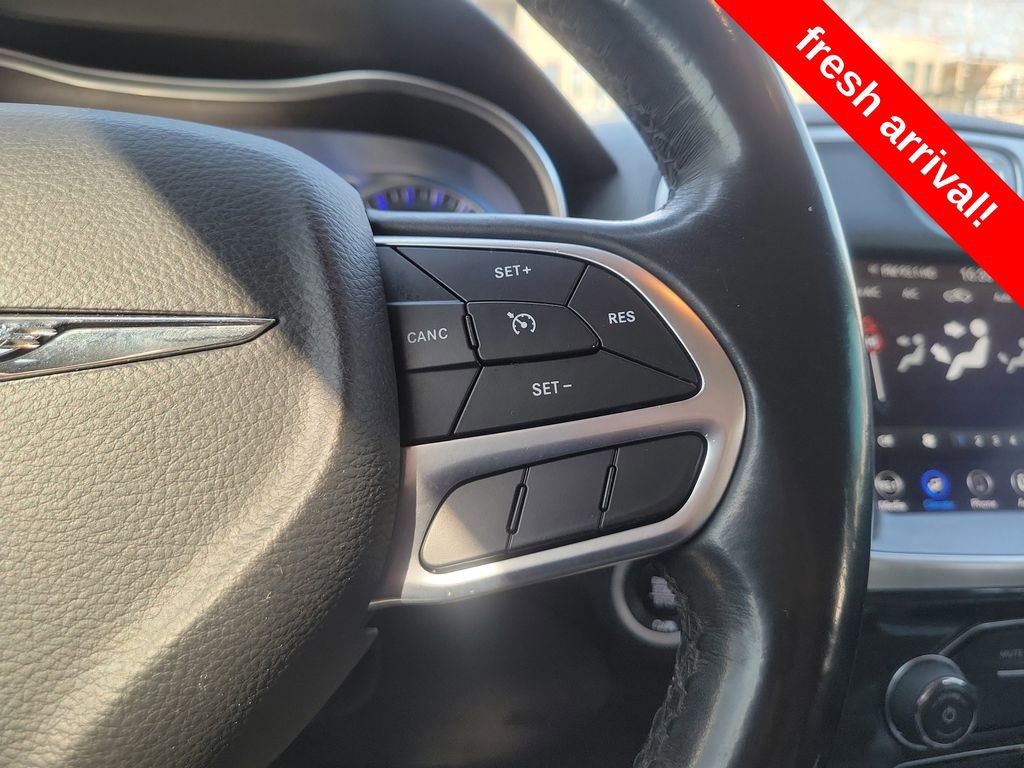 Used 2020 Chrysler 300 Touring w/ Sport Appearance Package image 6