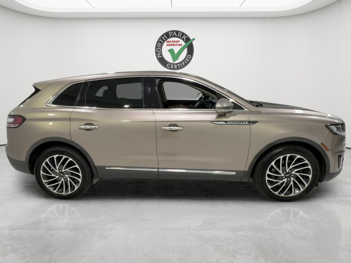 Used 2020 Lincoln Nautilus Reserve AWD/4WD image 6