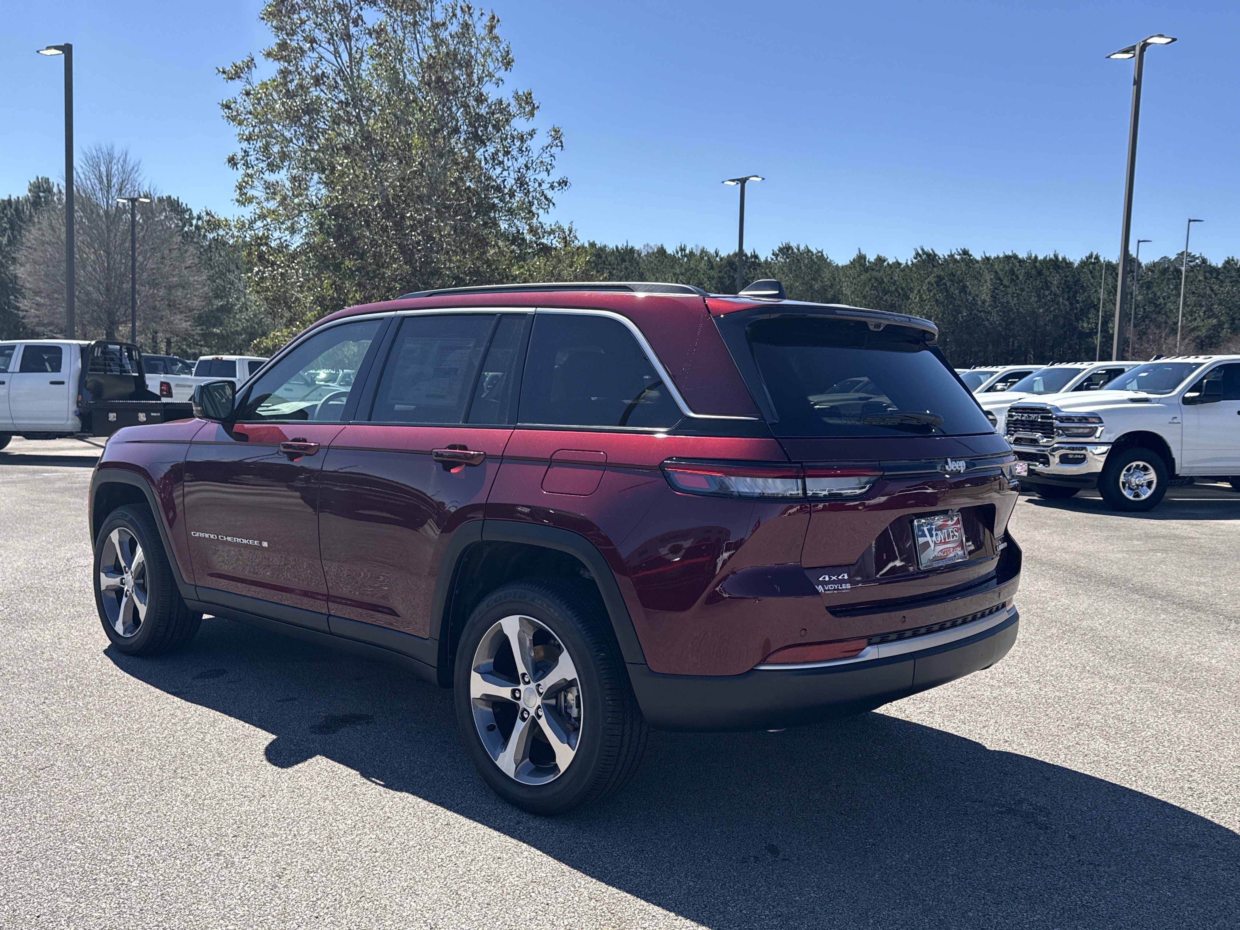 New 2026 Jeep Grand Cherokee Limited w/ Luxury Tech Group II AWD/4WD image 5
