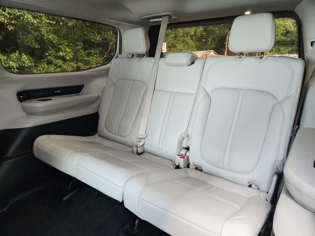 Certified 2023 Jeep Wagoneer Series III w/ Premium Group I AWD/4WD image 14
