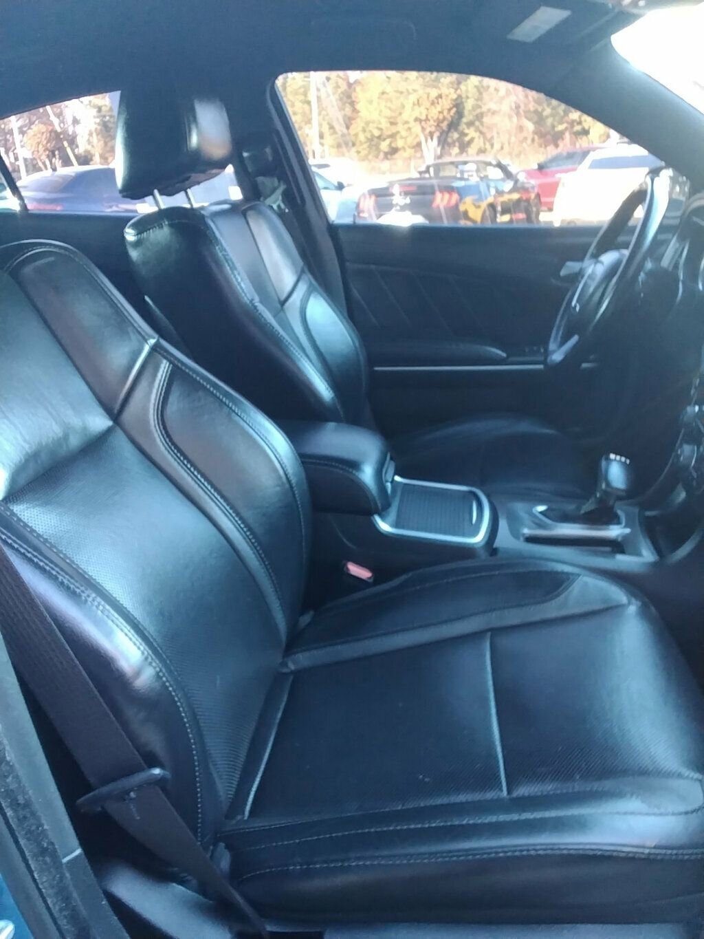 Used 2019 Dodge Charger SXT image 11