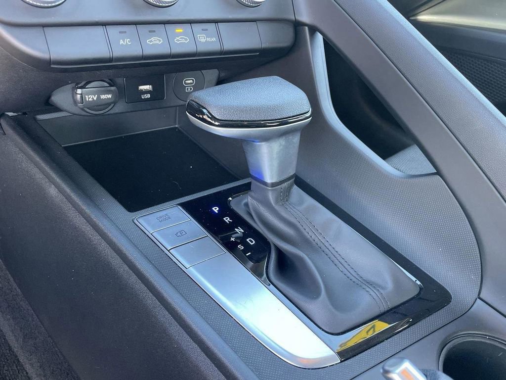 Certified 2024 Hyundai Elantra SE FWD image 26