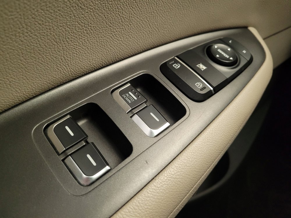 Used 2018 Kia Optima LX image 27