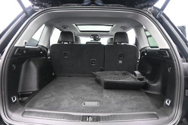 Used 2023 Jeep Grand Cherokee Limited w/ Luxury Tech Group II AWD/4WD image 7