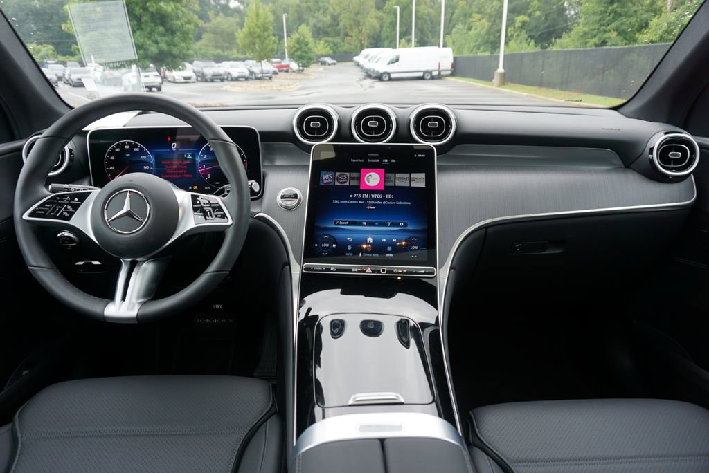 Certified 2025 Mercedes-Benz GLC 300 image 17