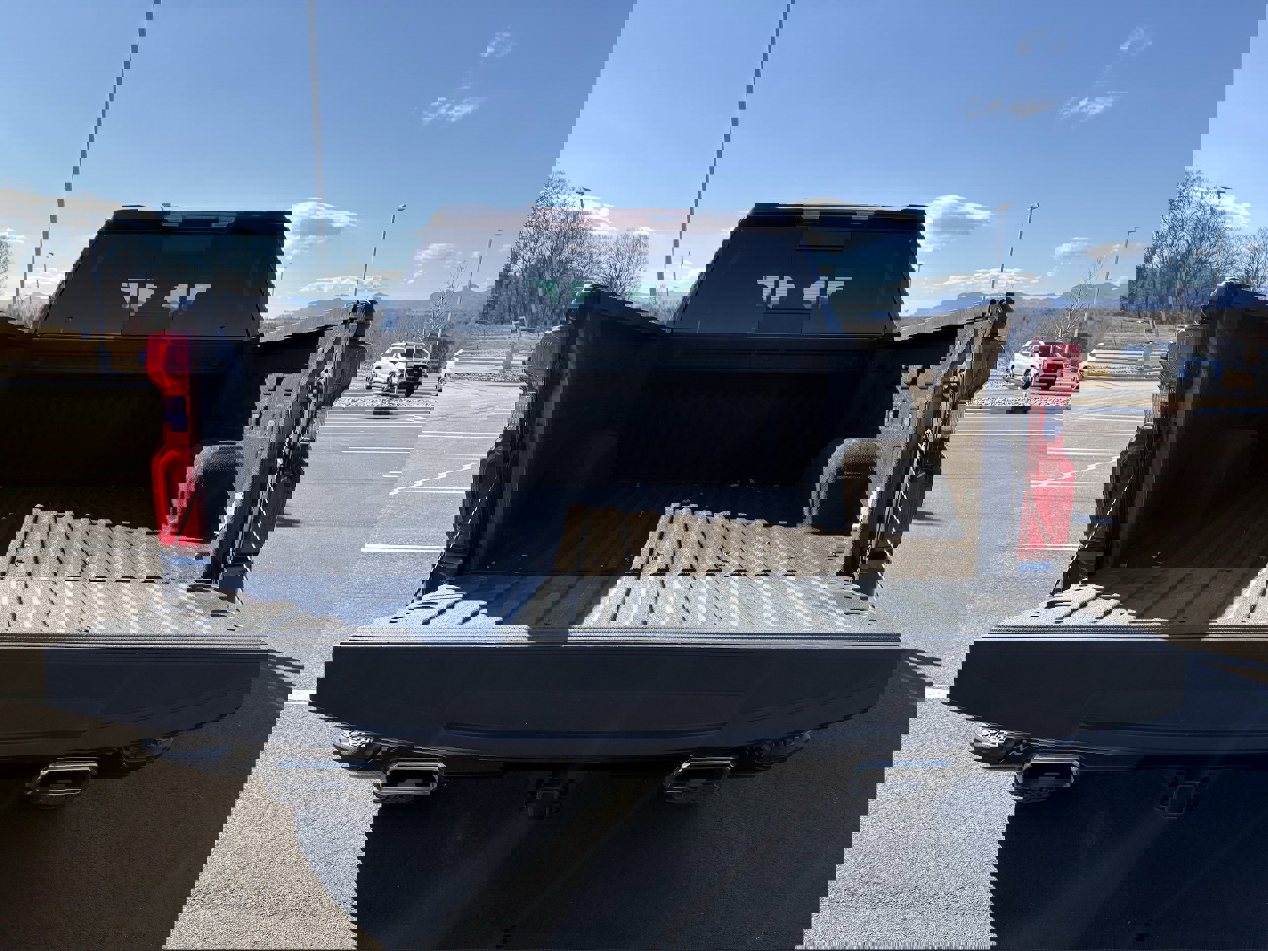 Used 2022 Chevrolet Silverado 1500 LT Trail Boss w/ Convenience Package II image 11