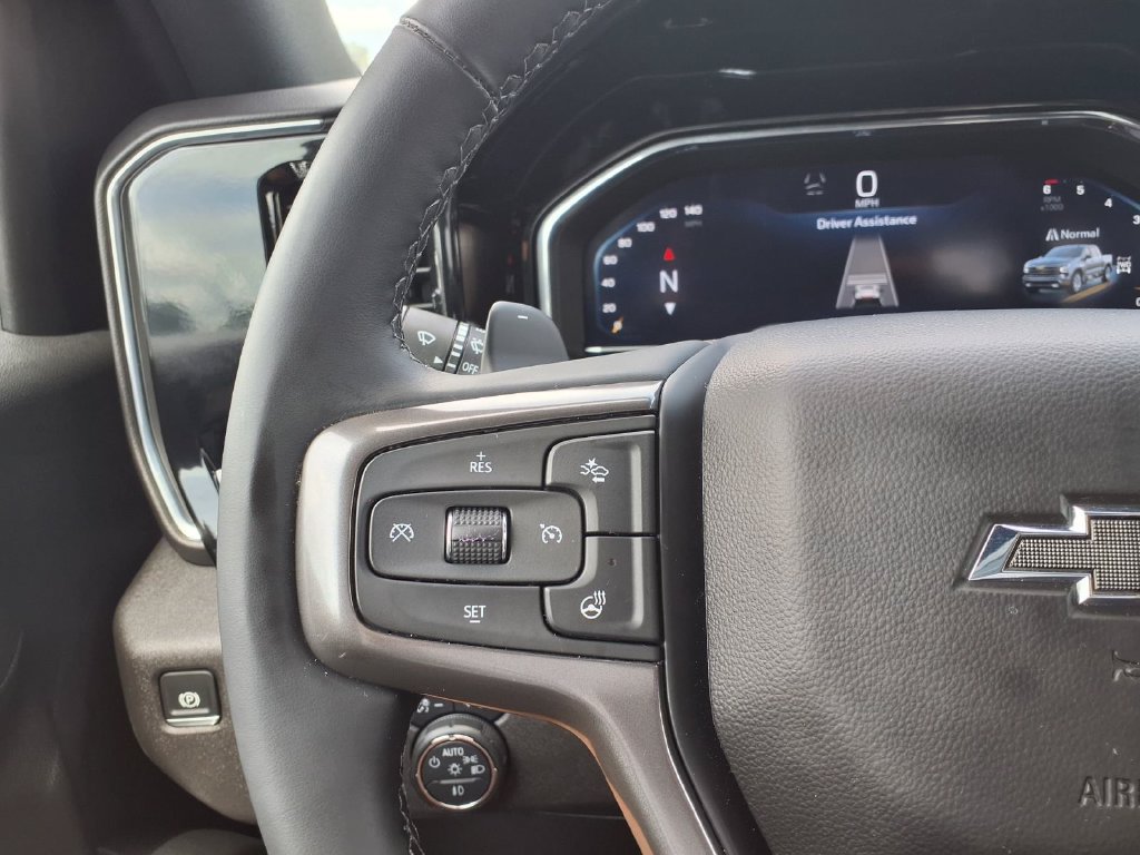 Used 2024 Chevrolet Silverado 1500 High Country w/ Technology Package AWD/4WD image 36