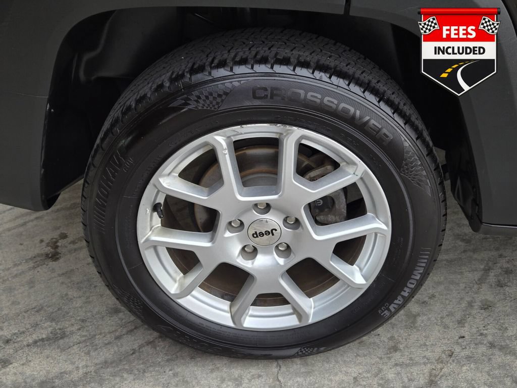 Used 2022 Jeep Renegade Latitude w/ Convenience Group AWD/4WD image 10