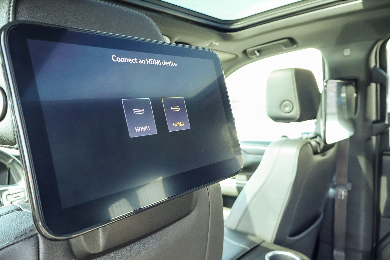 Used 2023 Chevrolet Suburban Z71 w/ Off-Road Capability Package AWD/4WD image 18