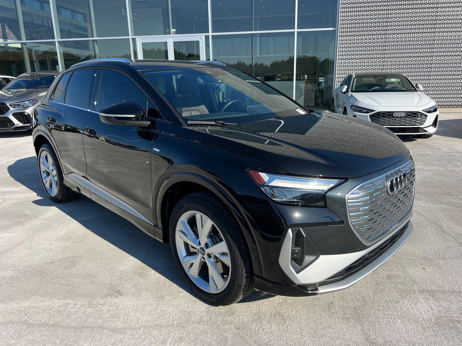 Used 2023 Audi Q4 e-tron Premium Plus AWD/4WD image 3