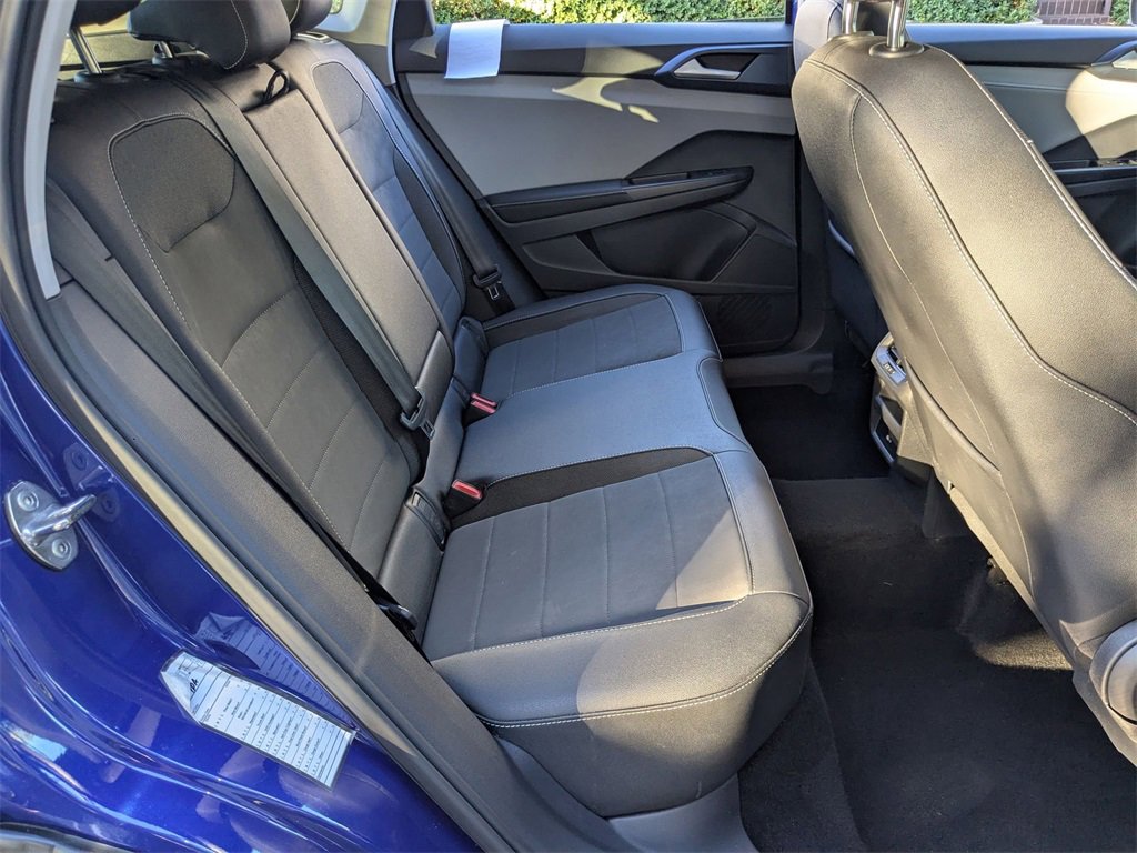 Used 2024 Volkswagen Taos SE image 29