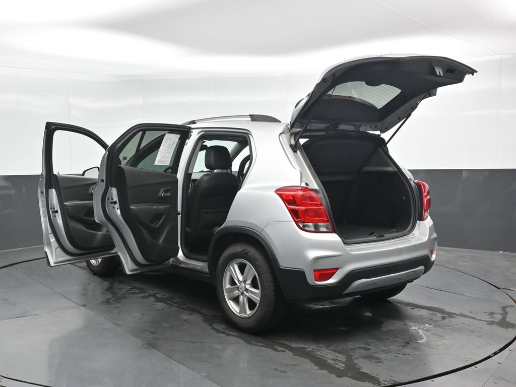 Used 2020 Chevrolet Trax LT w/ LT Convenience Package FWD image 49