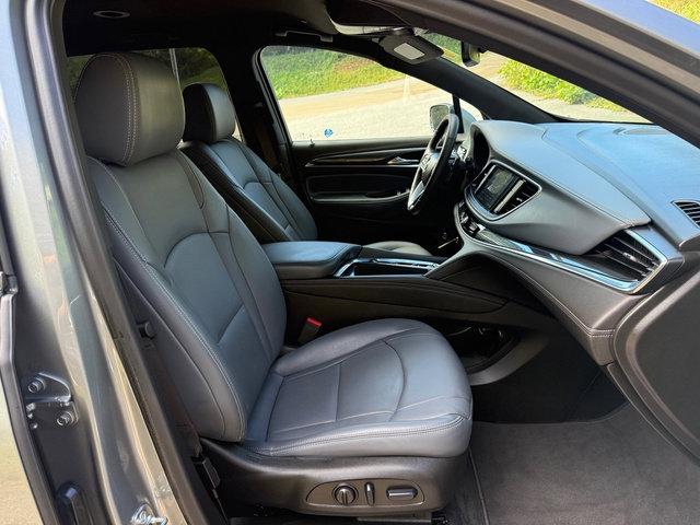 Used 2024 Buick Enclave Essence image 25