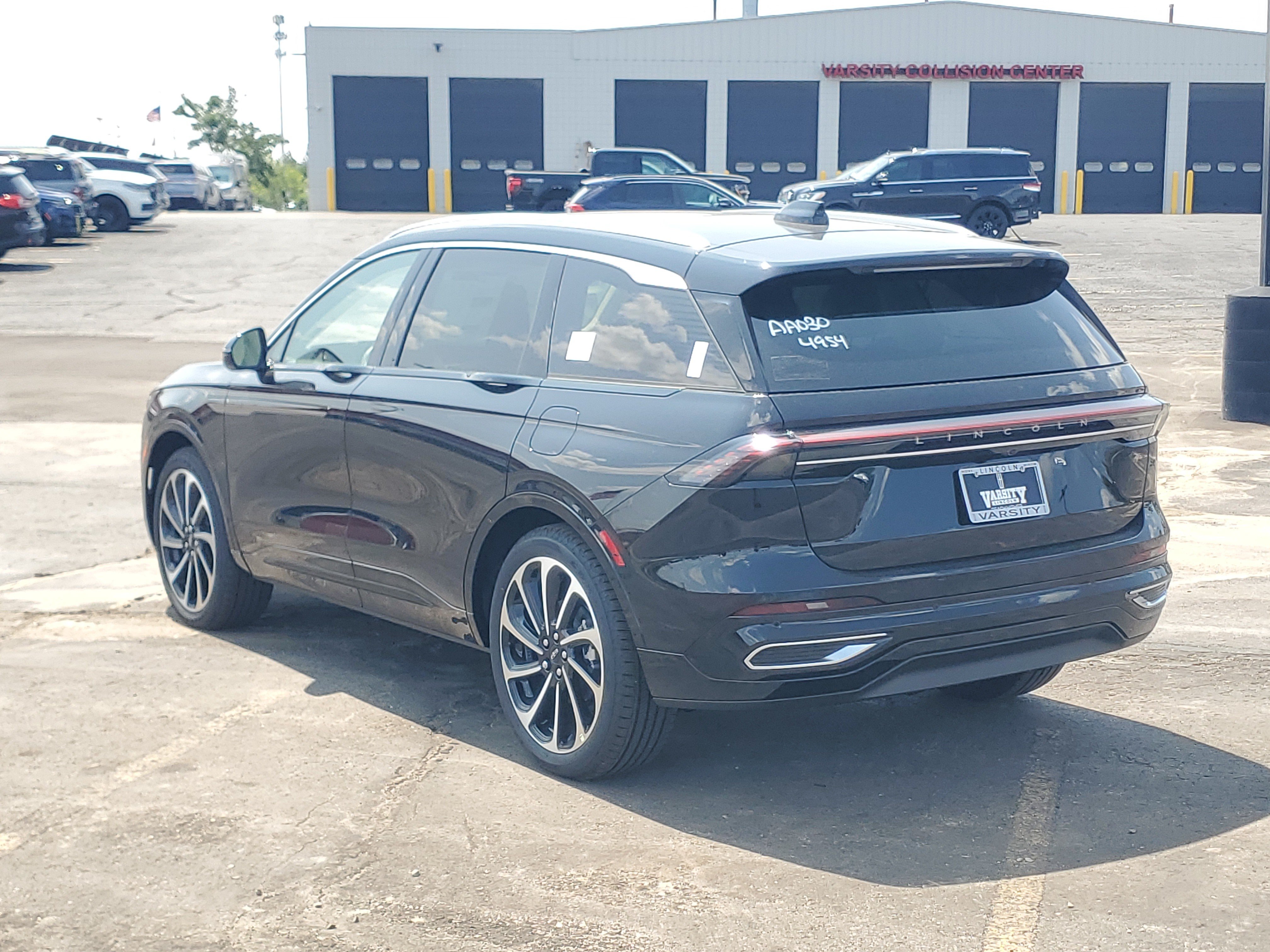 New 2026 Lincoln Nautilus Black Label AWD/4WD image 3