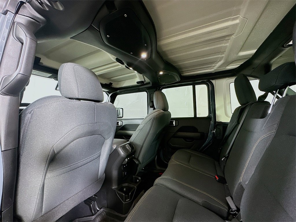 Used 2024 Jeep Wrangler Sahara w/ Safety Group image 13