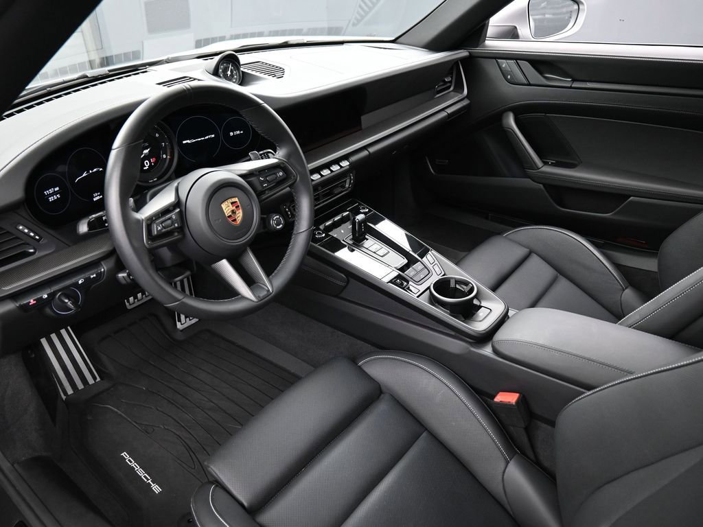 Certified 2024 Porsche 911 Carrera GTS image 4