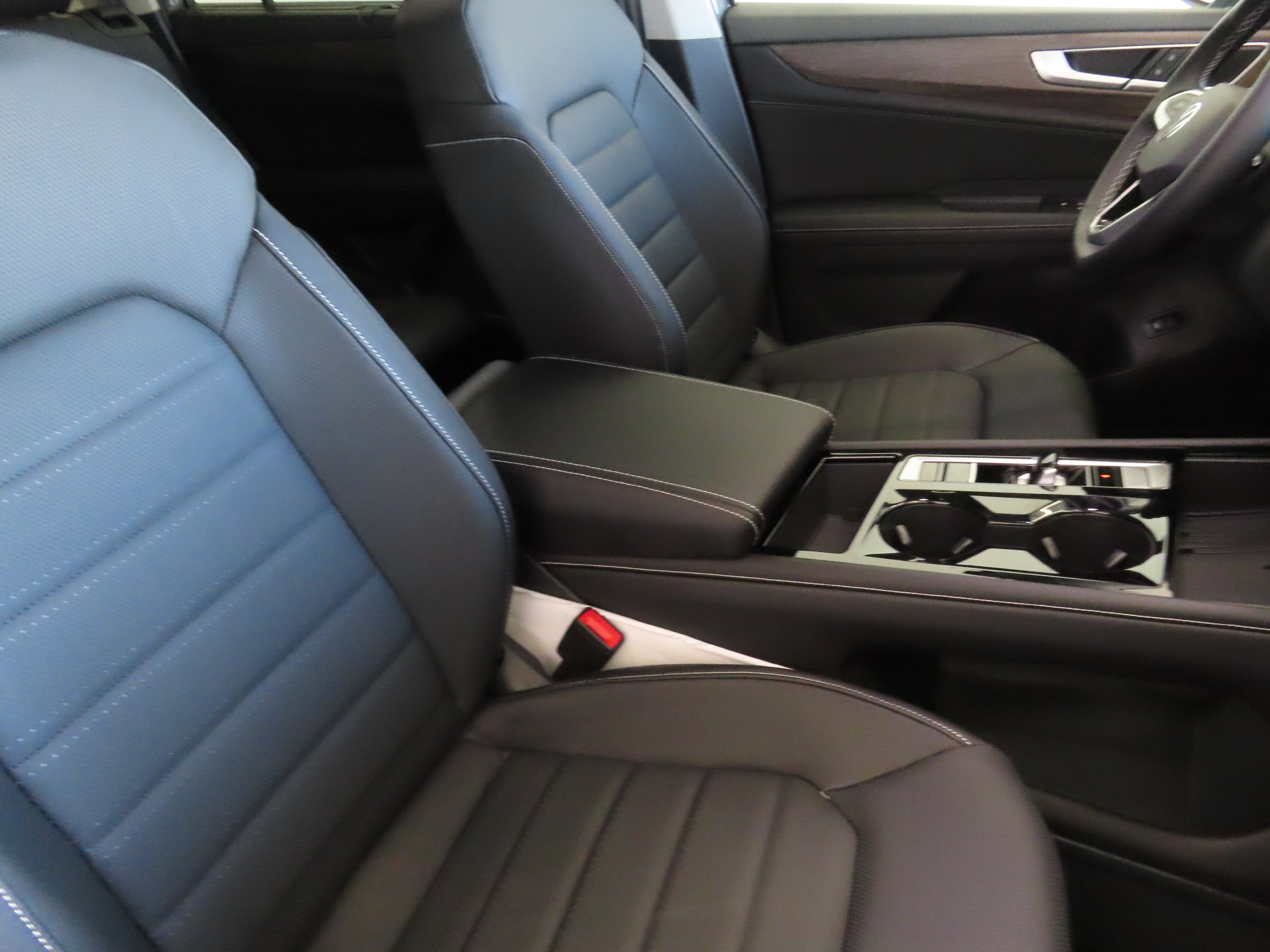 Certified 2026 Volkswagen Atlas SEL AWD/4WD image 28