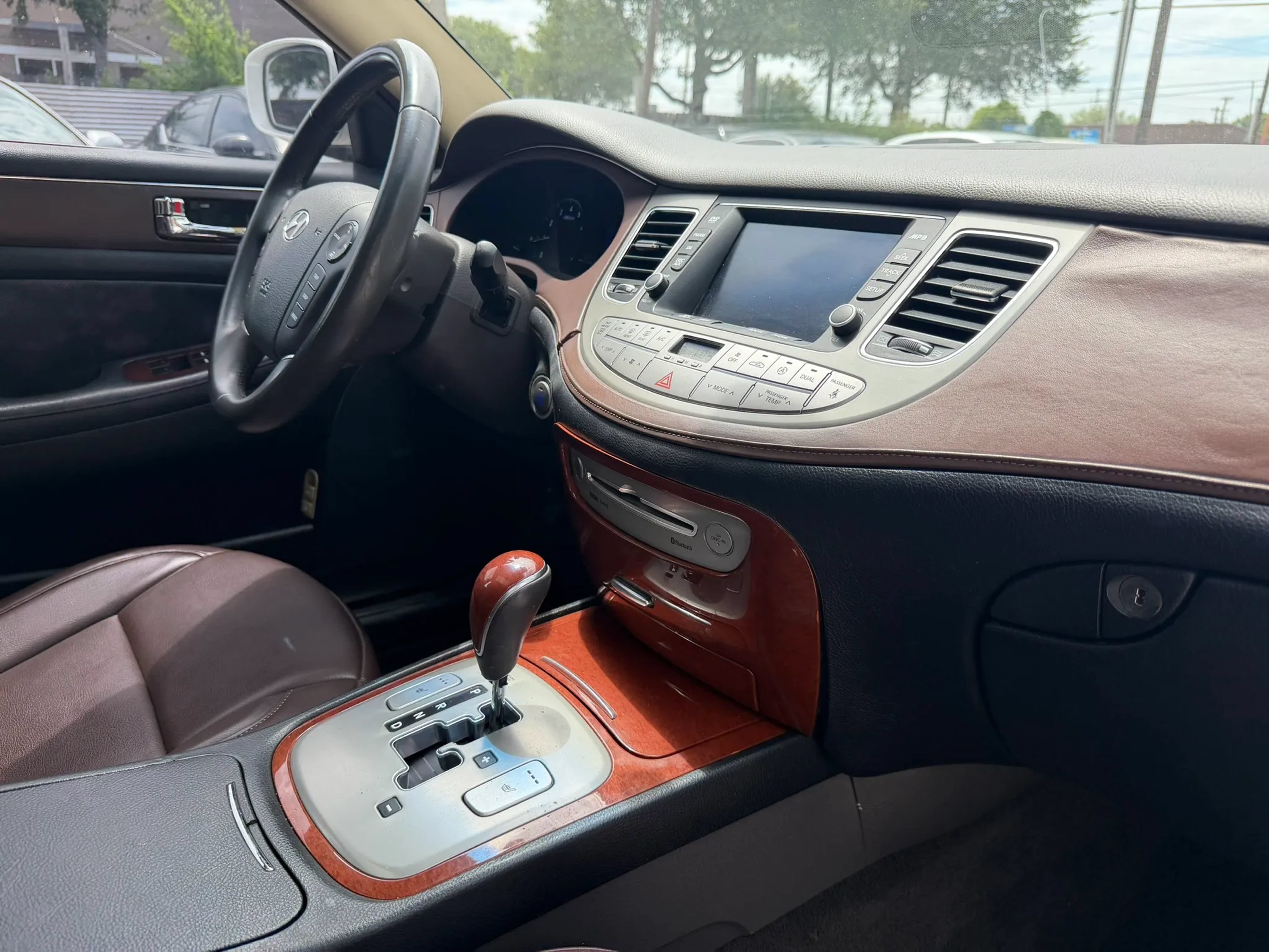 Used 2013 Hyundai Genesis 3.8 w/ Premium Pkg RWD image 18