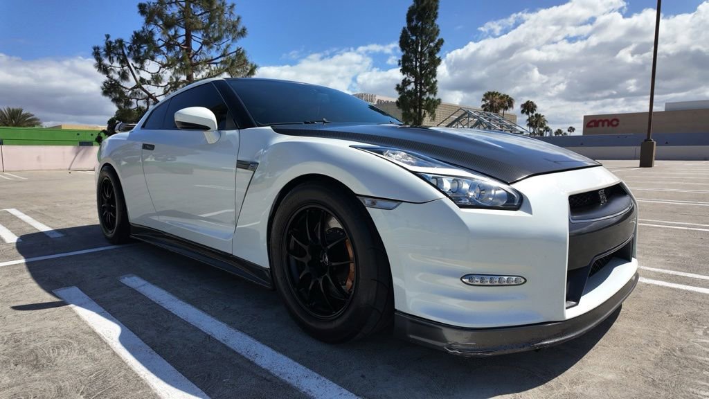 Used 2013 Nissan GT-R Black Edition AWD/4WD image 6