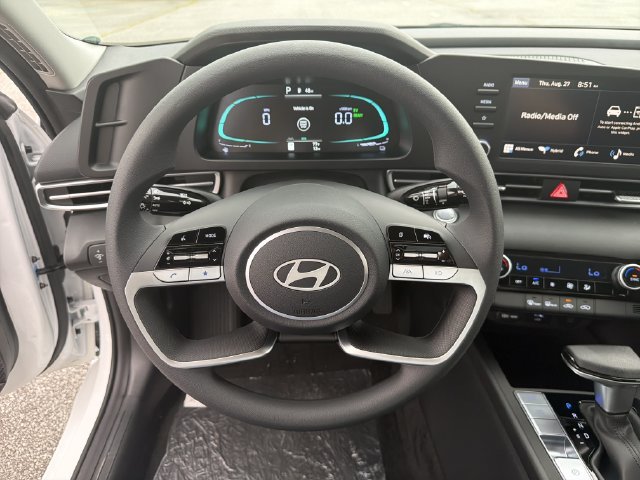 New 2026 Hyundai Elantra Hybrid FWD image 25