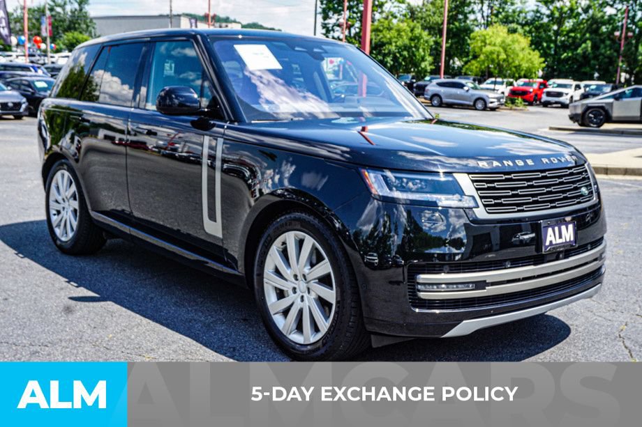 Used 2023 Land Rover Range Rover SE AWD/4WD image 3