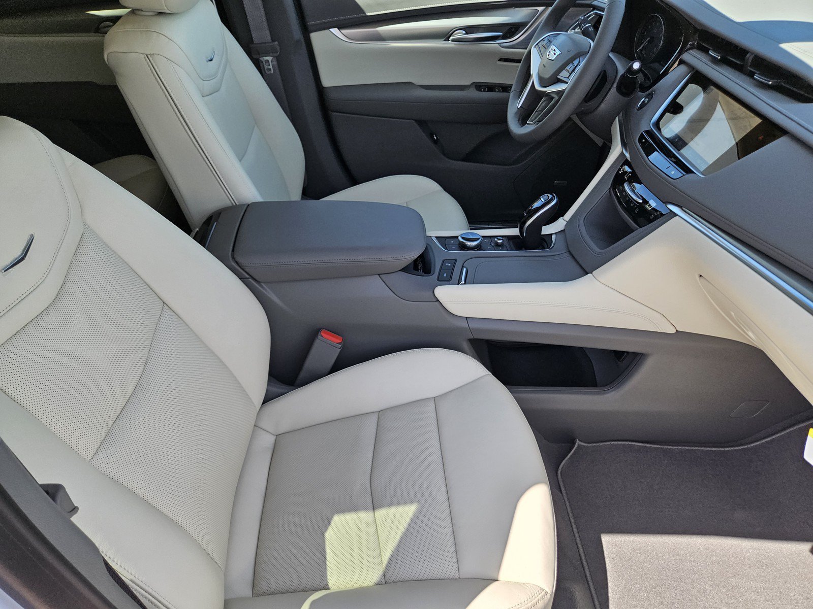 New 2026 Cadillac XT5 Premium Luxury w/ Driver Assist Package FWD image 10