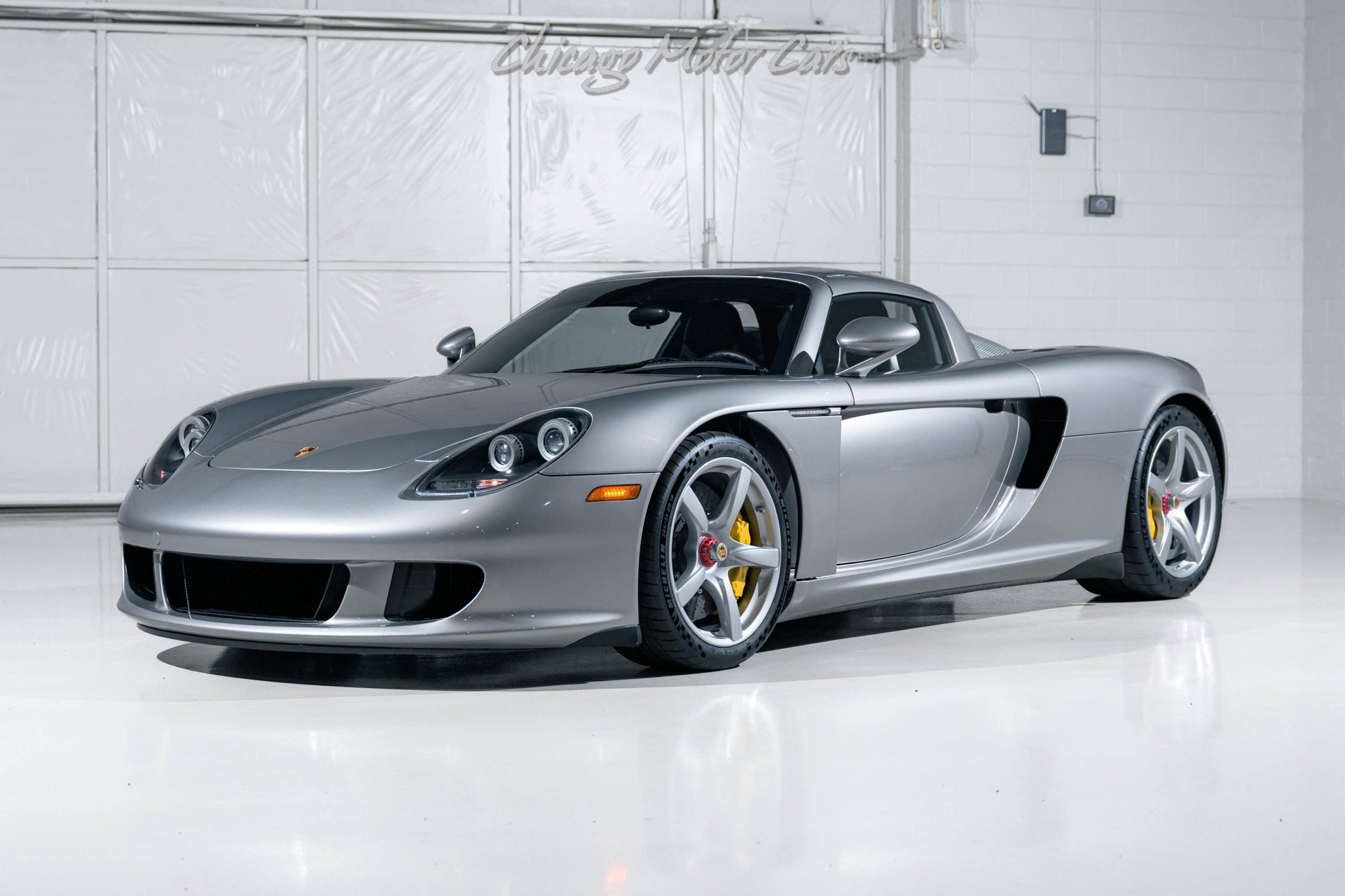 Used 2005 Porsche Carrera GT RWD image 2