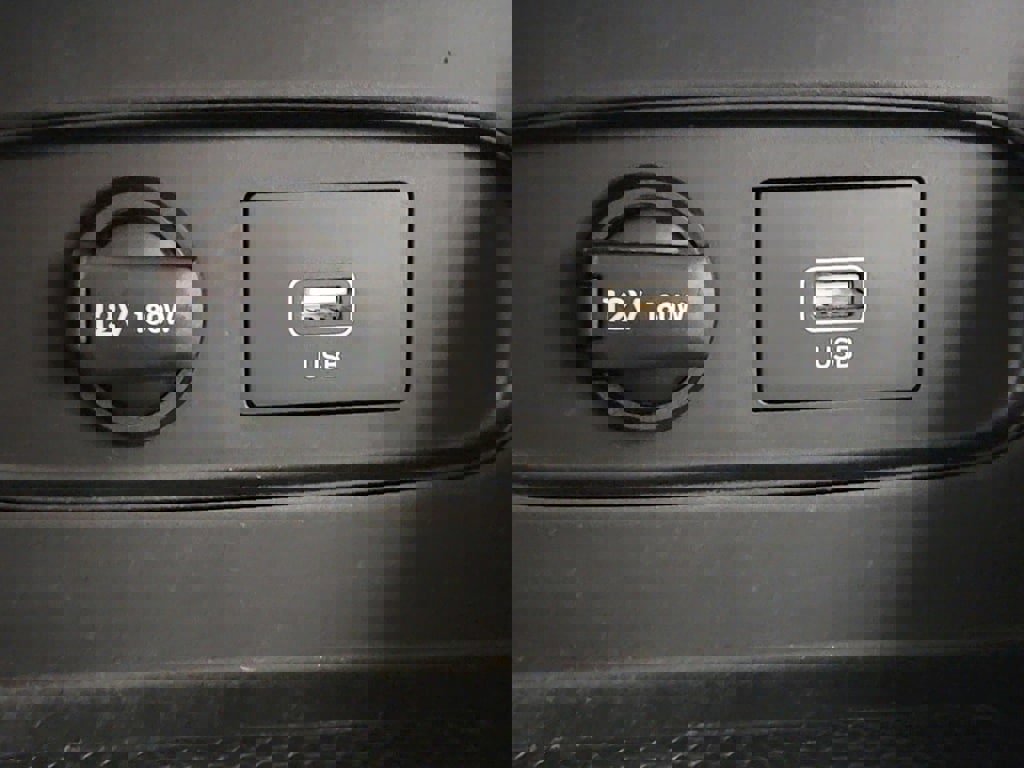 Used 2021 Hyundai Venue SE image 22