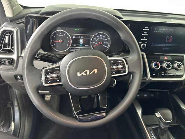 Used 2022 Kia Sorento LX FWD image 14