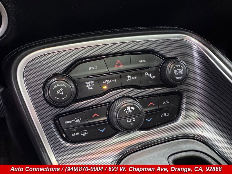 Used 2015 Dodge Challenger SXT Plus w/ Technology Group RWD image 15