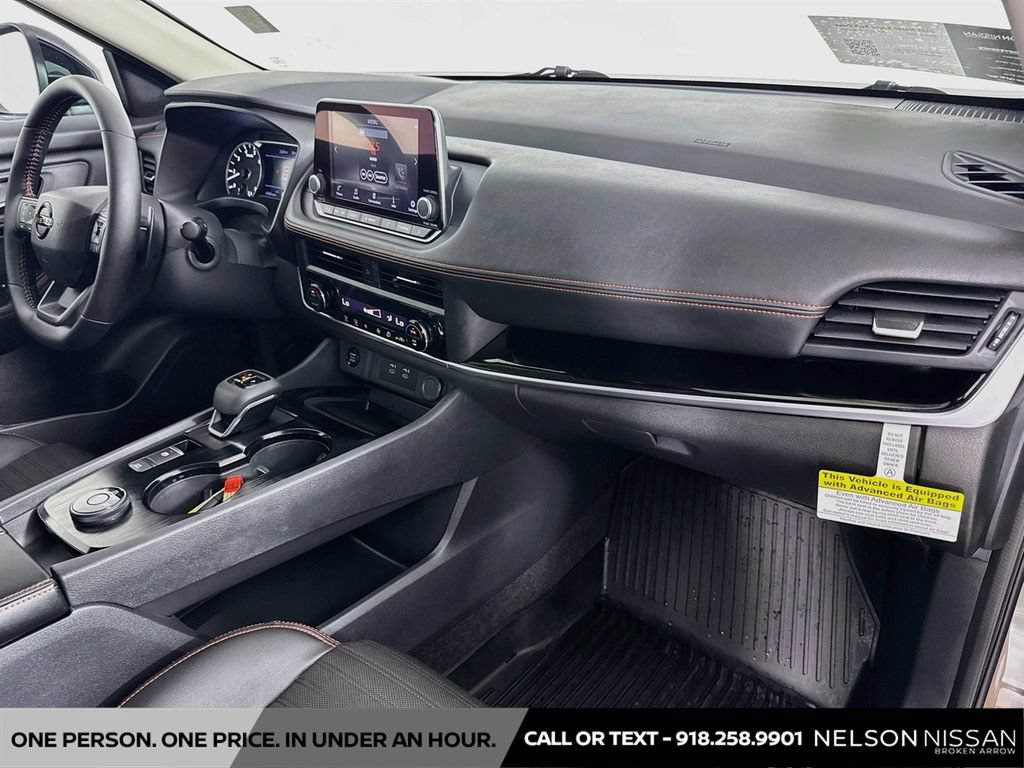 Certified 2025 Nissan Rogue SV AWD/4WD image 28
