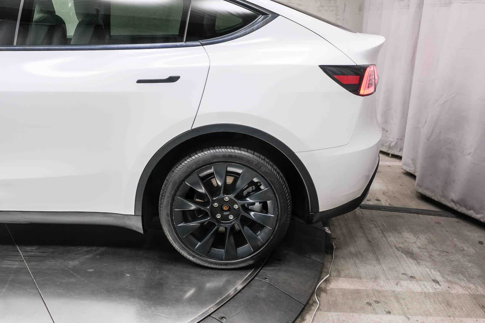 Used 2023 Tesla Model Y Long Range AWD/4WD image 8