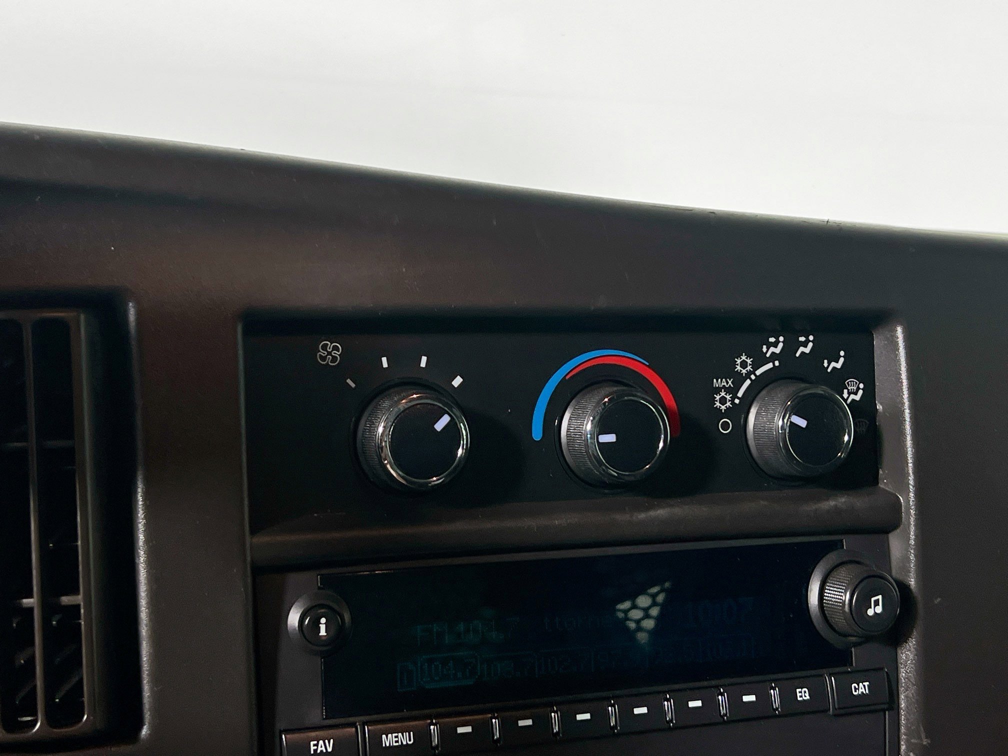 Used 2019 Chevrolet Express 2500 w/ Driver Convenience Package RWD image 25