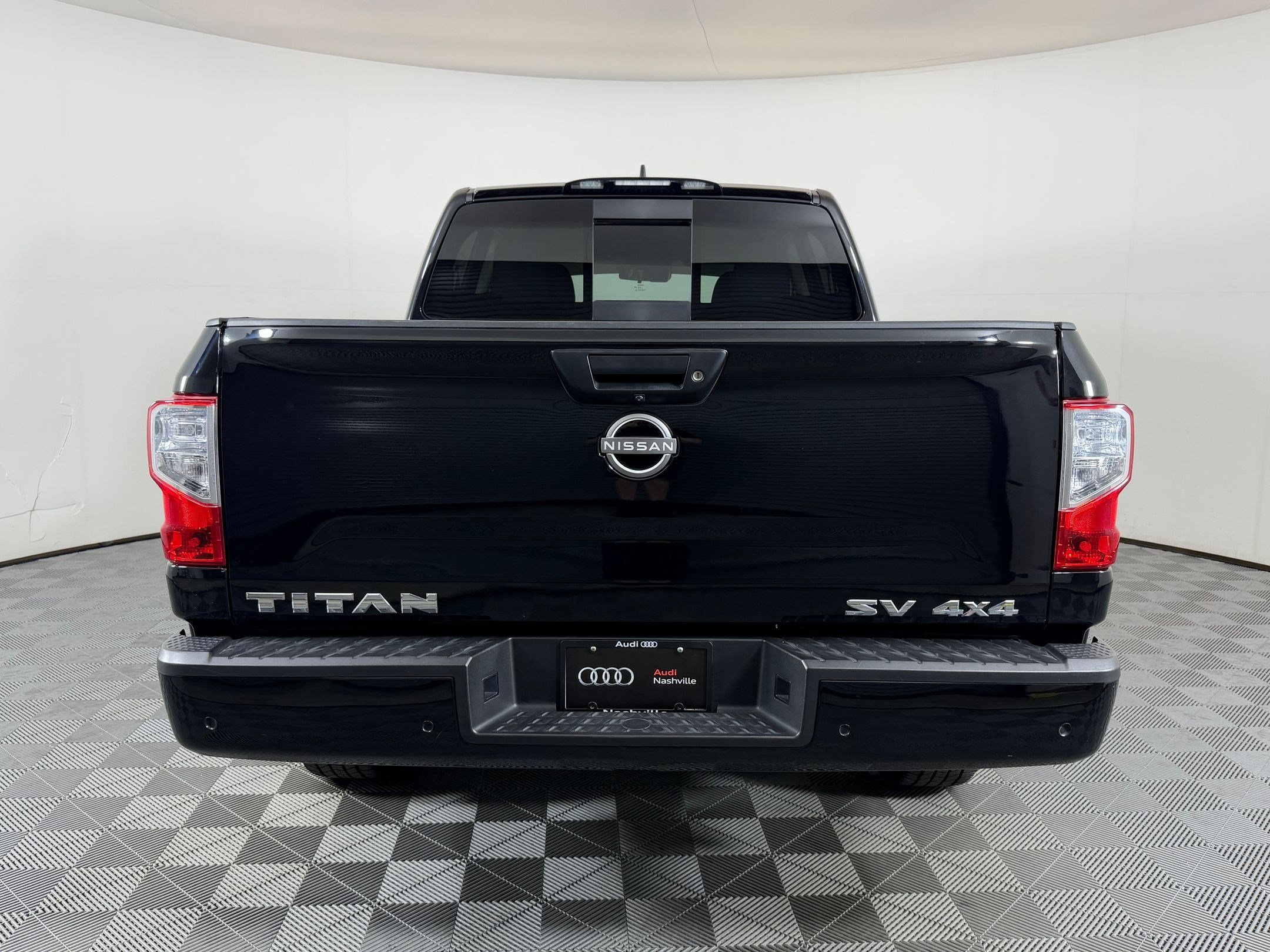 Used 2023 Nissan Titan SV AWD/4WD image 10