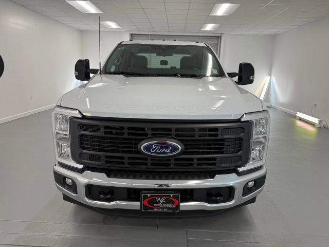 New 2026 Ford F250 XL w/ XL Chrome Package image 2