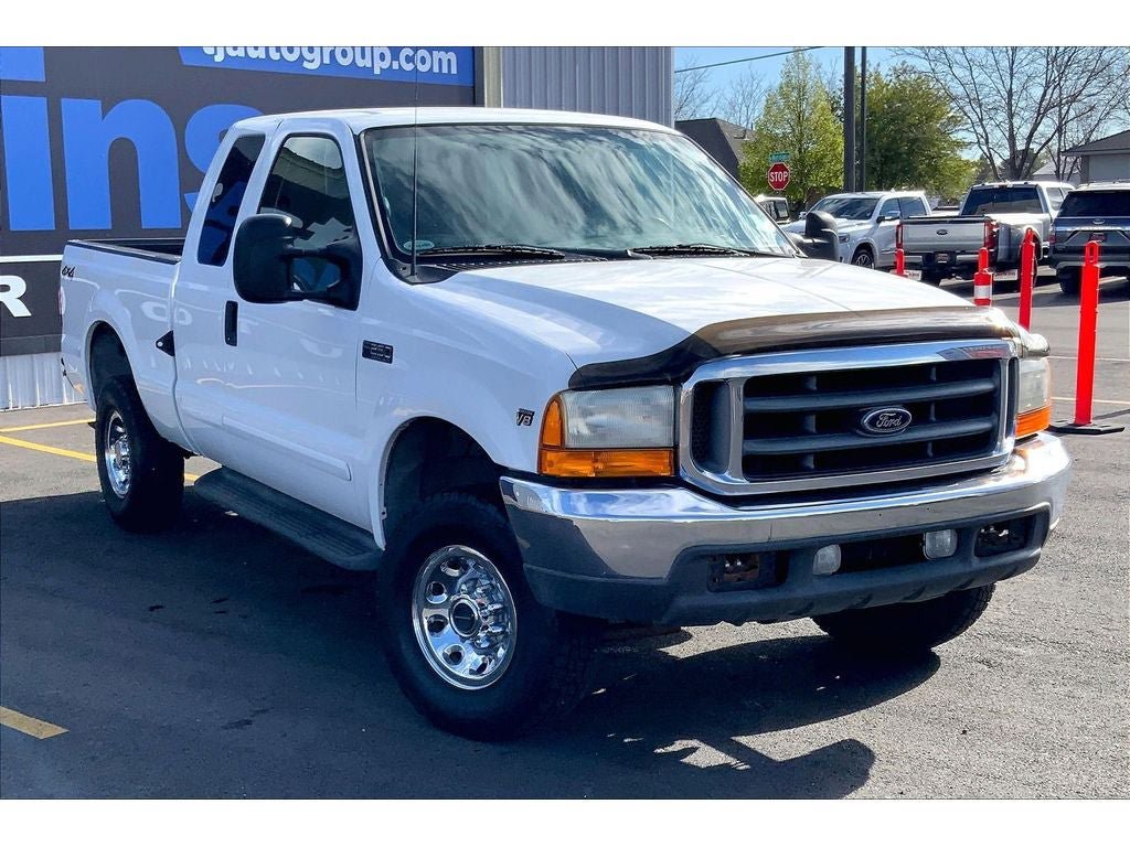 Used 2001 Ford F250 Lariat AWD/4WD image 2