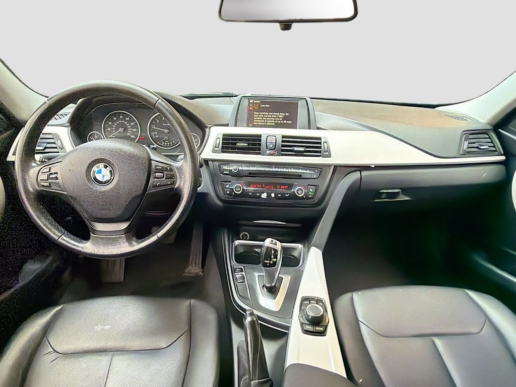 Used 2014 BMW 320i xDrive Sedan image 16