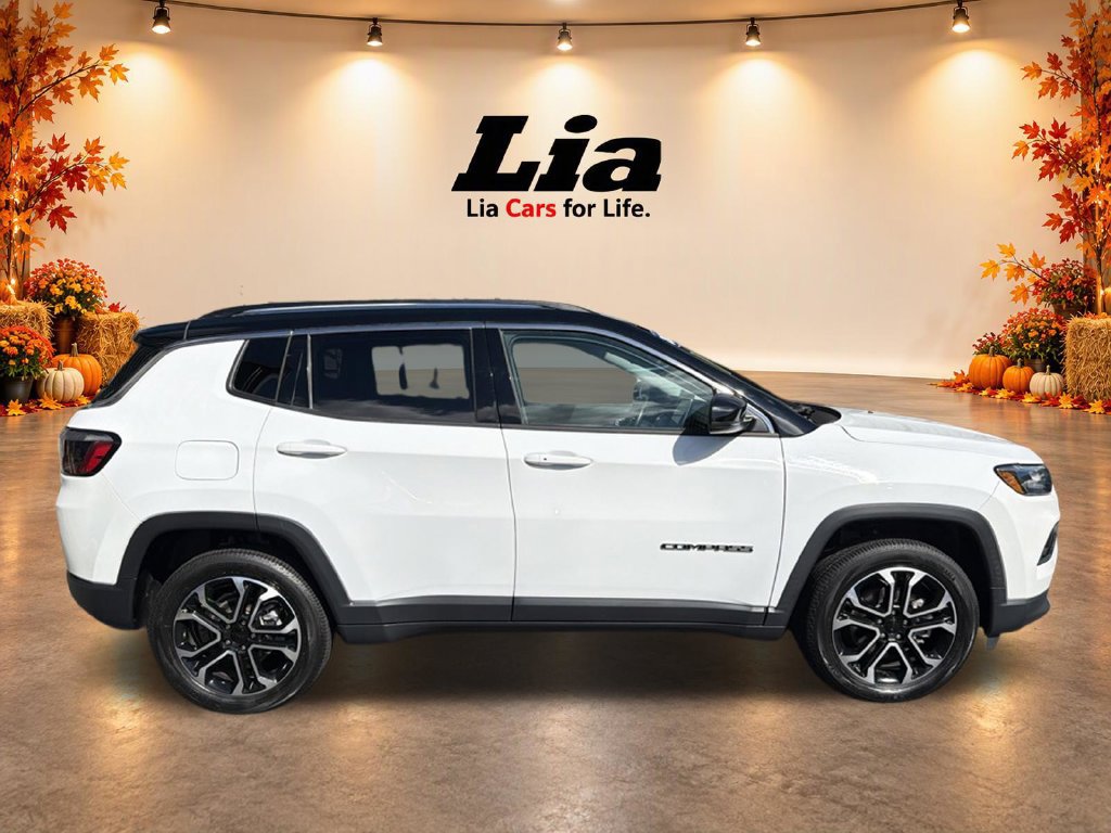 Certified 2022 Jeep Compass Limited AWD/4WD image 2