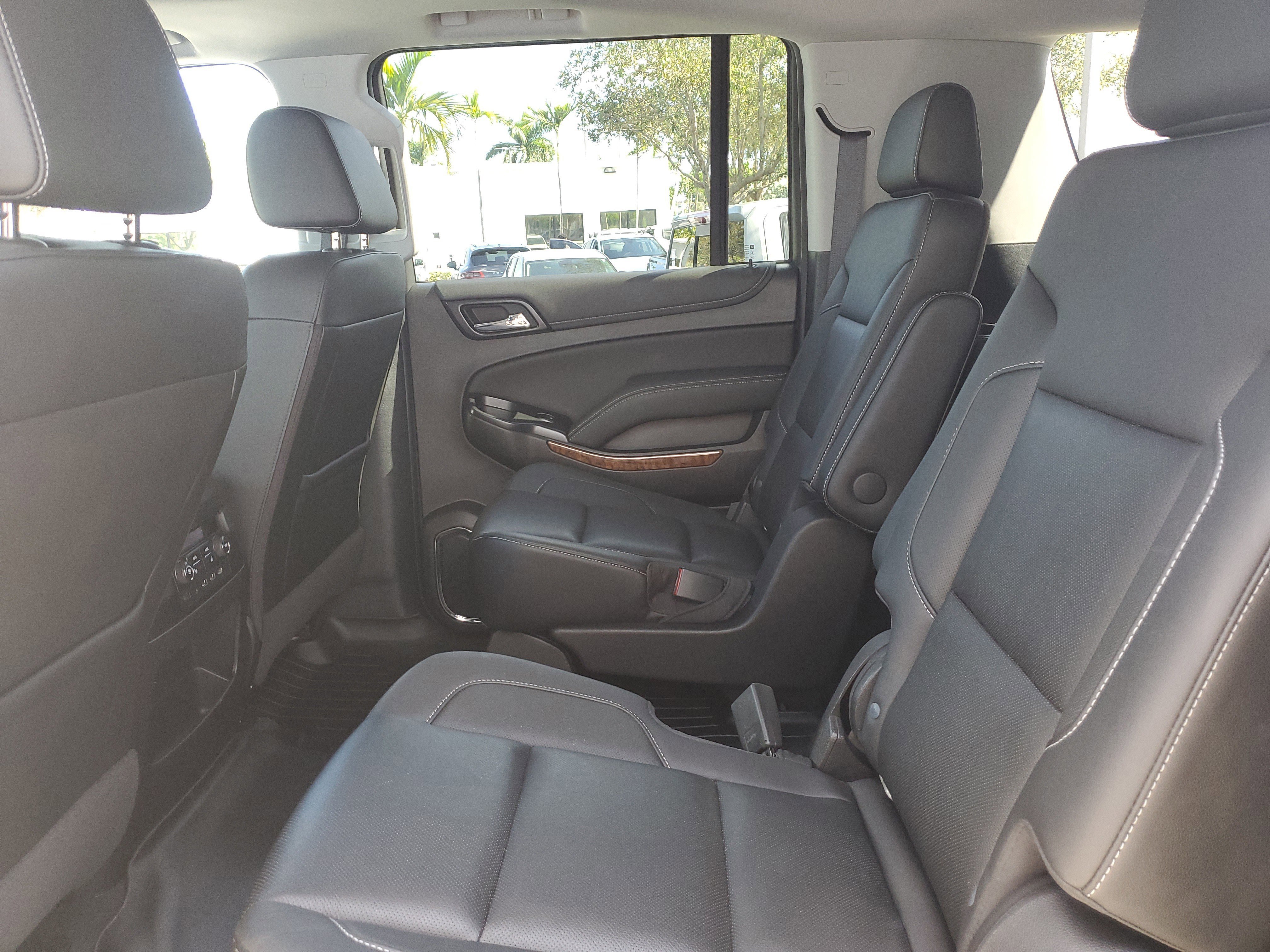 Used 2020 Chevrolet Suburban Premier image 15