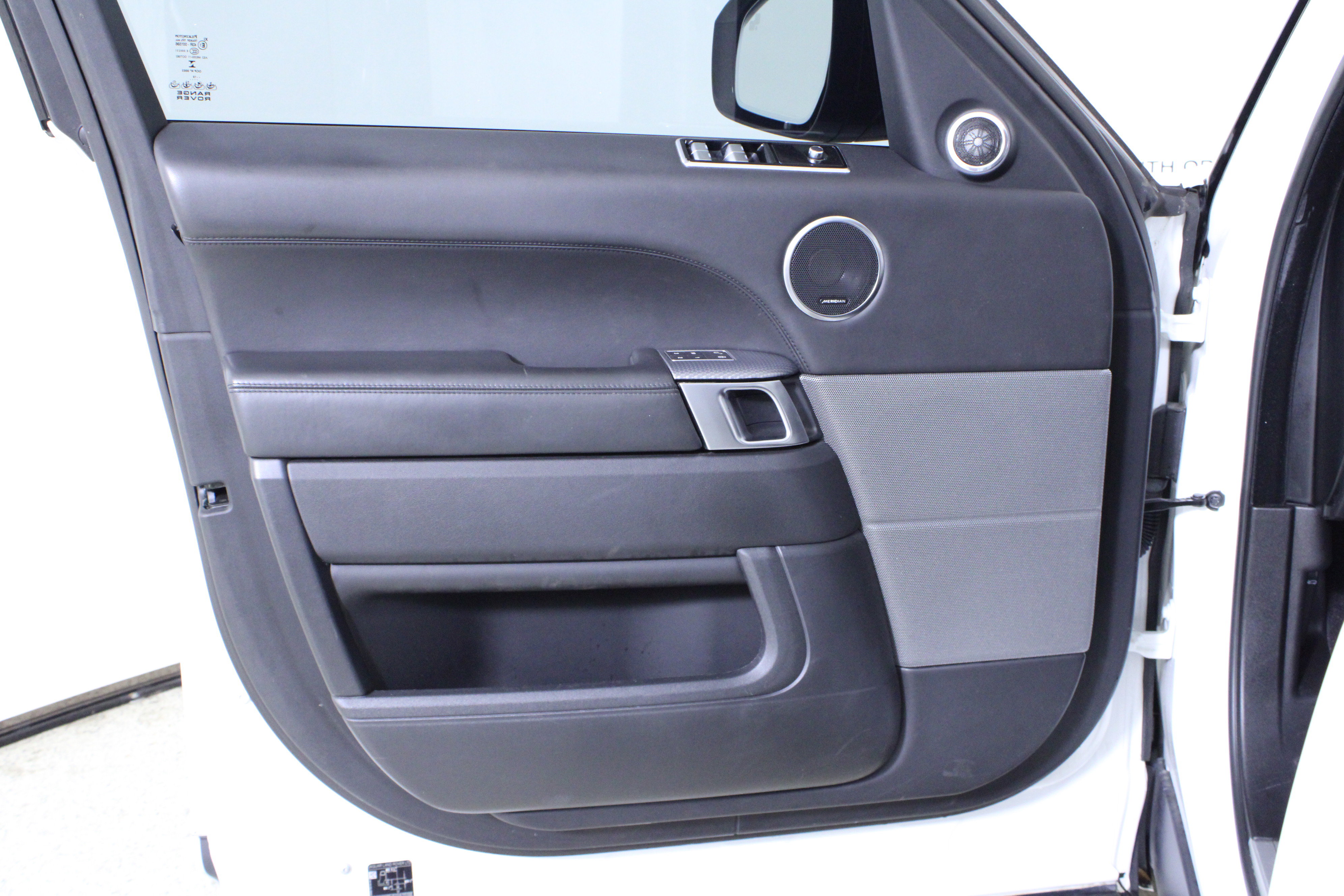 Used 2020 Land Rover Range Rover Sport HST image 19