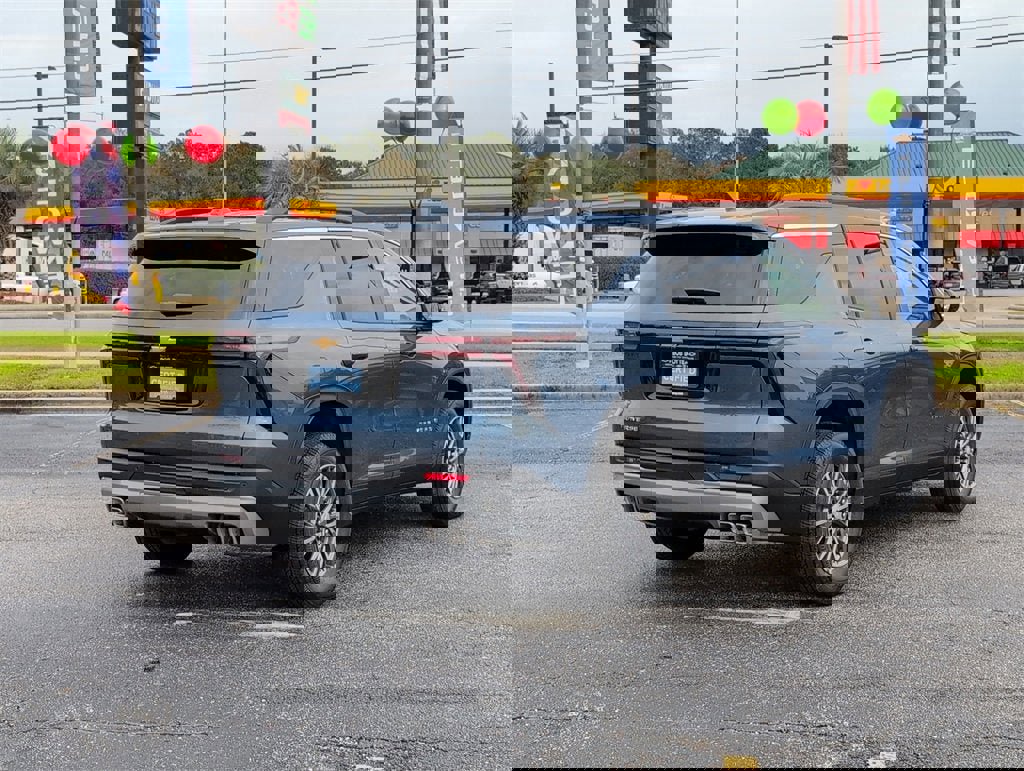 Certified 2026 Chevrolet Traverse LT w/ LPO, Floor Liner Package image 3